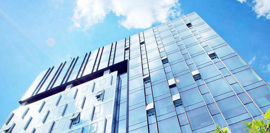 湖州幕墙玻璃更换施工中，要从哪些方面降低建筑能耗？
